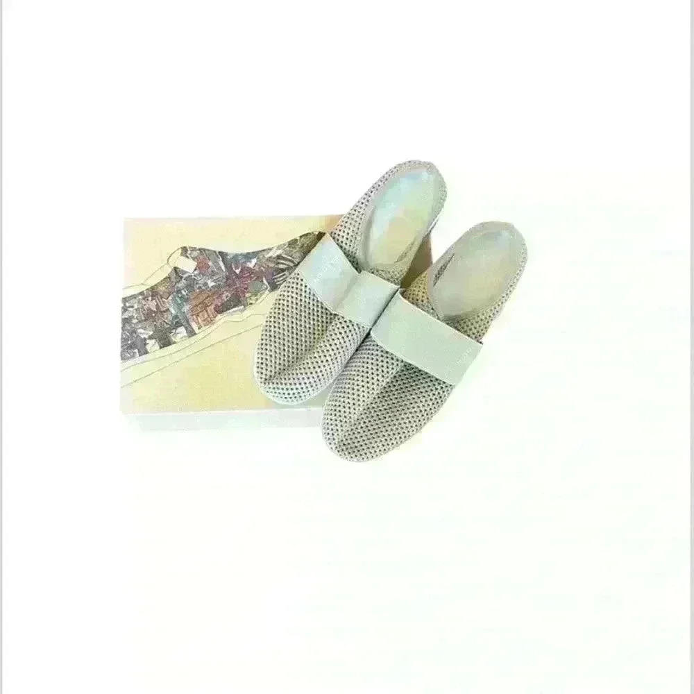 Women canvas lady walking shoes size 9 in beige new